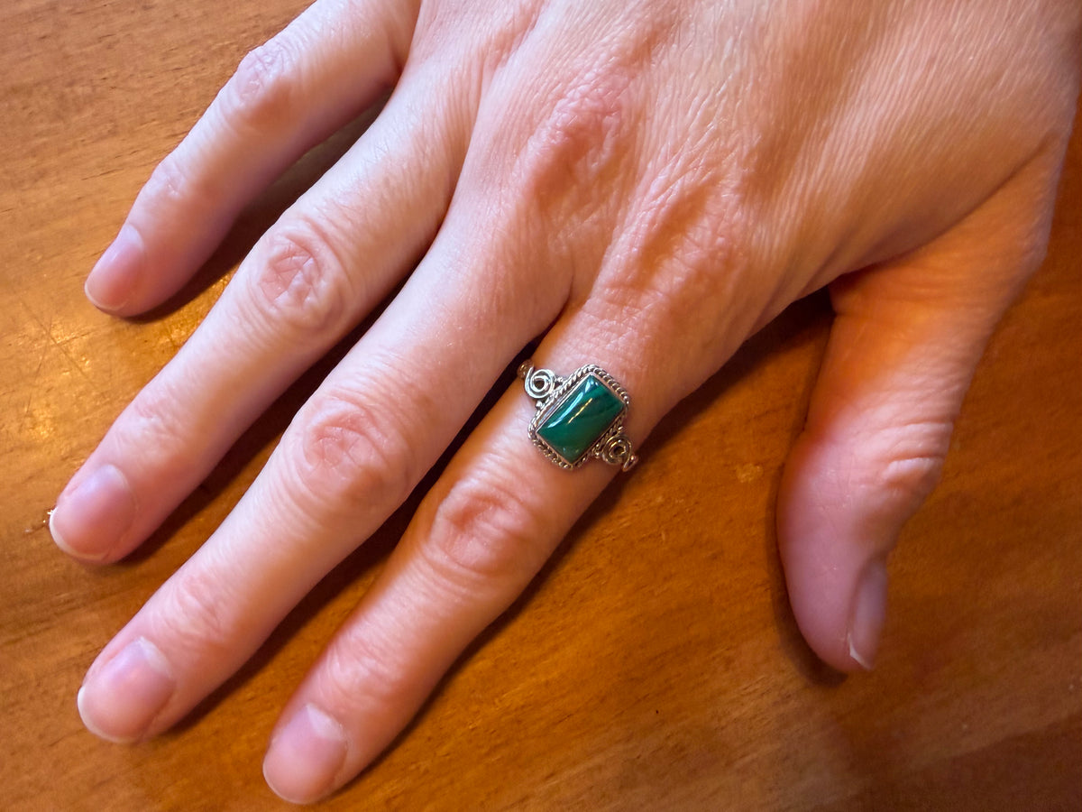 Bague en argent 925 ornée malachite