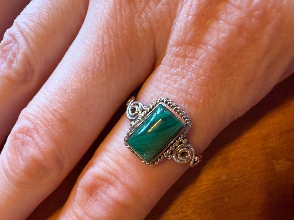 Bague en argent 925 ornée malachite