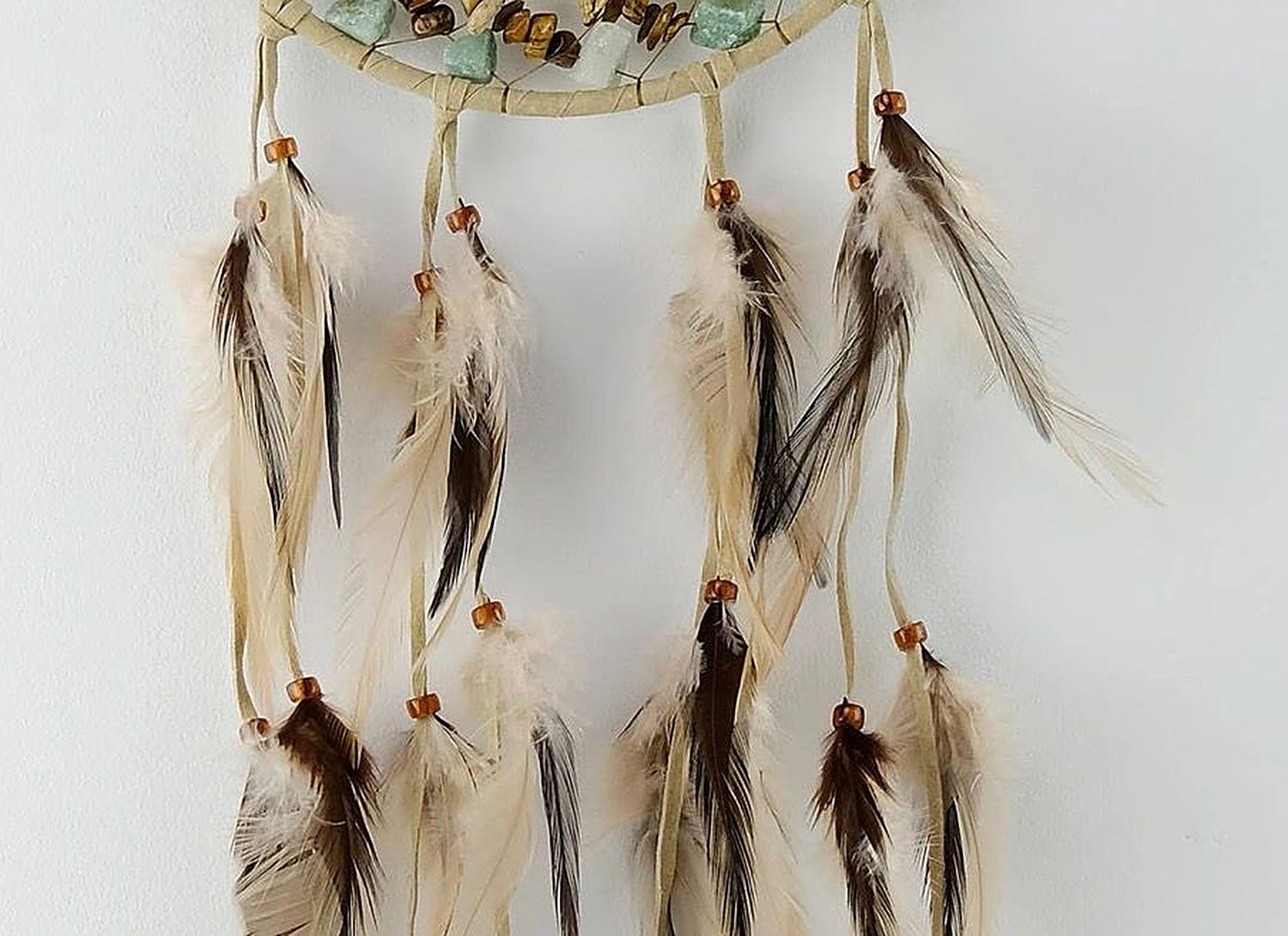 Attrape-rêves beige de 15 cm avec pierres semi-précieuses