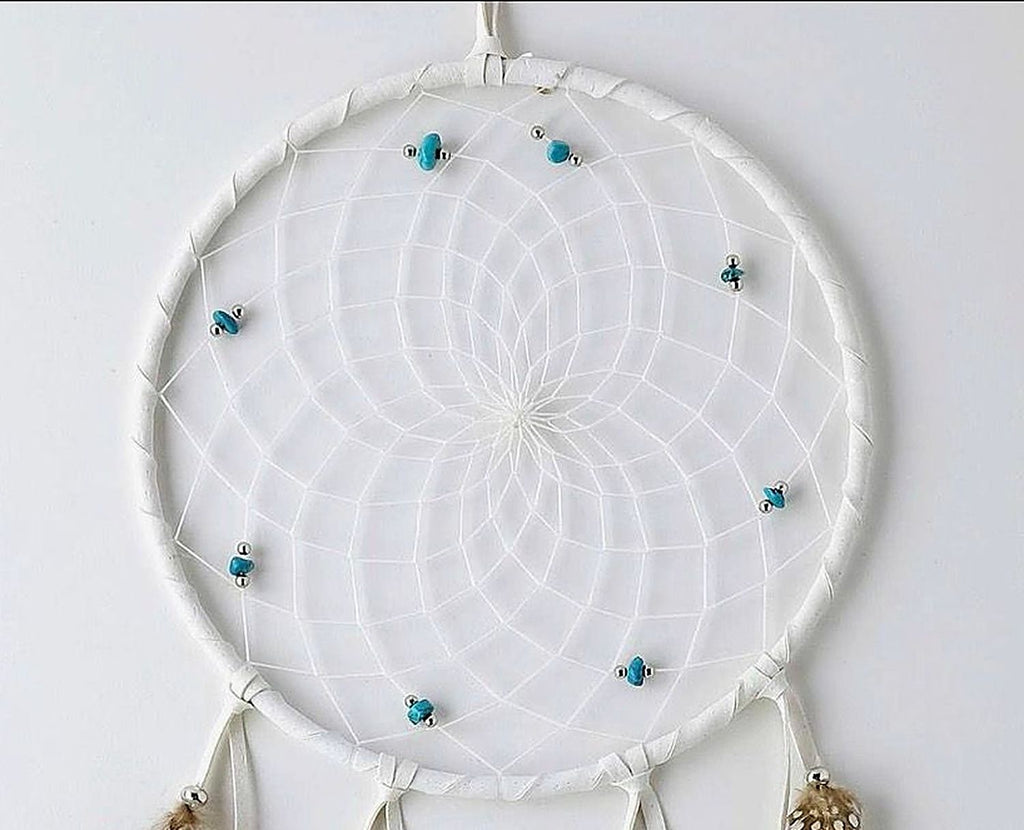 Attrape-rêves blanc de 6 pouces avec pierres semi-précieuses